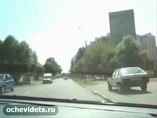 why you shouldn't overtake a truck that slows down at an intersection.